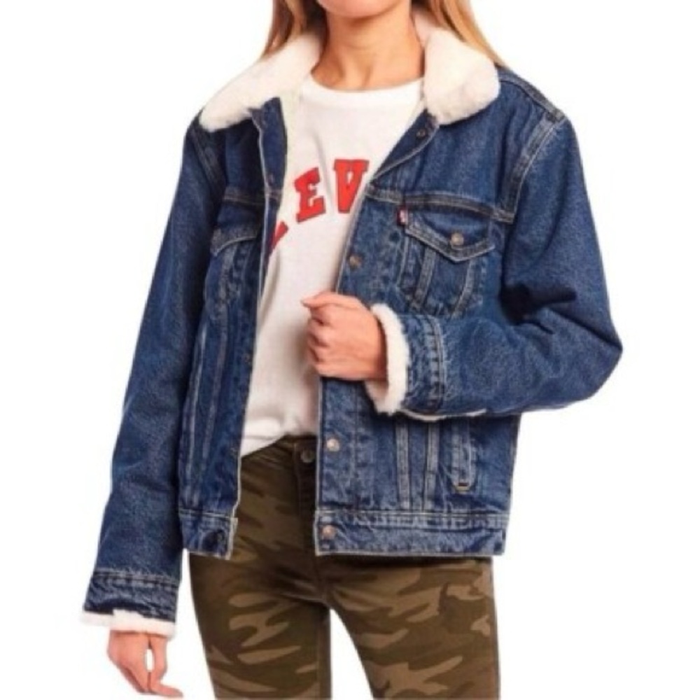 Levi’s Faux Fur Collar Ex-Boyfriend Trucker Denim Jacket